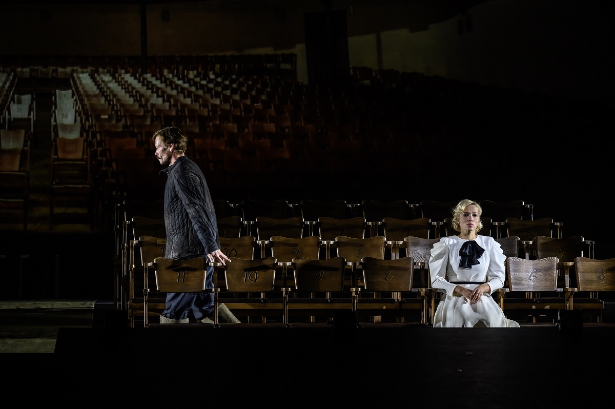 9 ряд. 10, 11 место