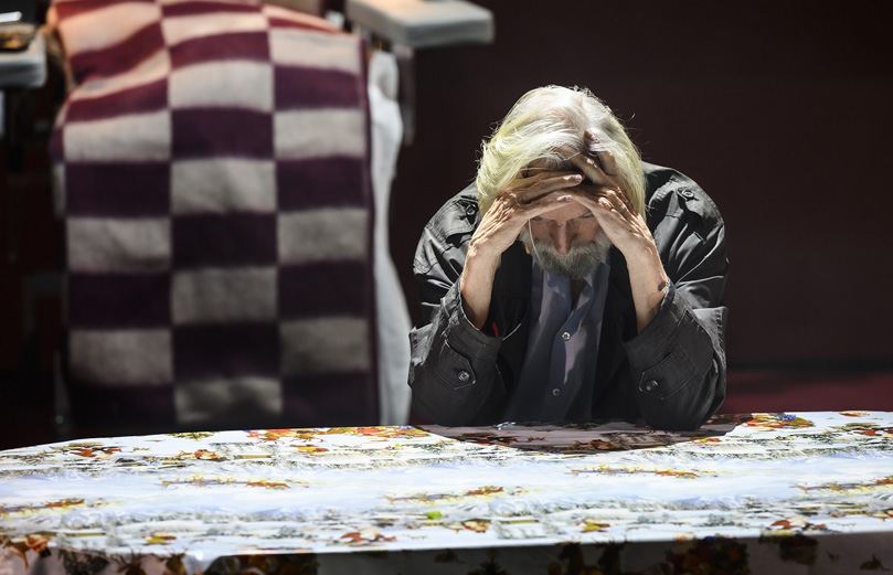 Третий звонок, господа!